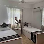 Modern With Class Near Airport