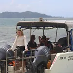 Mana Backpackers And Dive Resort
