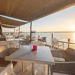 Ramada Suites By Wyndham Wailoaloa Beach Fiji