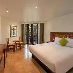 The Warwick Fiji