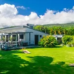 Aroha Taveuni Beachfront Bures