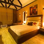Crows Nest Resort