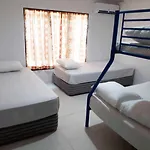 Ratu Kini Backpackers And Dive Resort