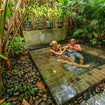 Qamea Resort & Spa