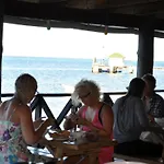 Ratu Kini Backpackers And Dive Resort