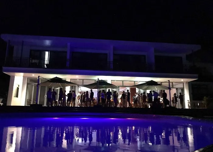 Savusavu Hot Springs Hotel