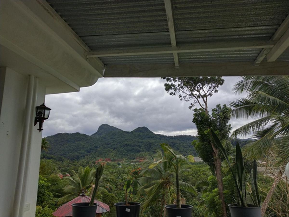 Hideaway * Suva