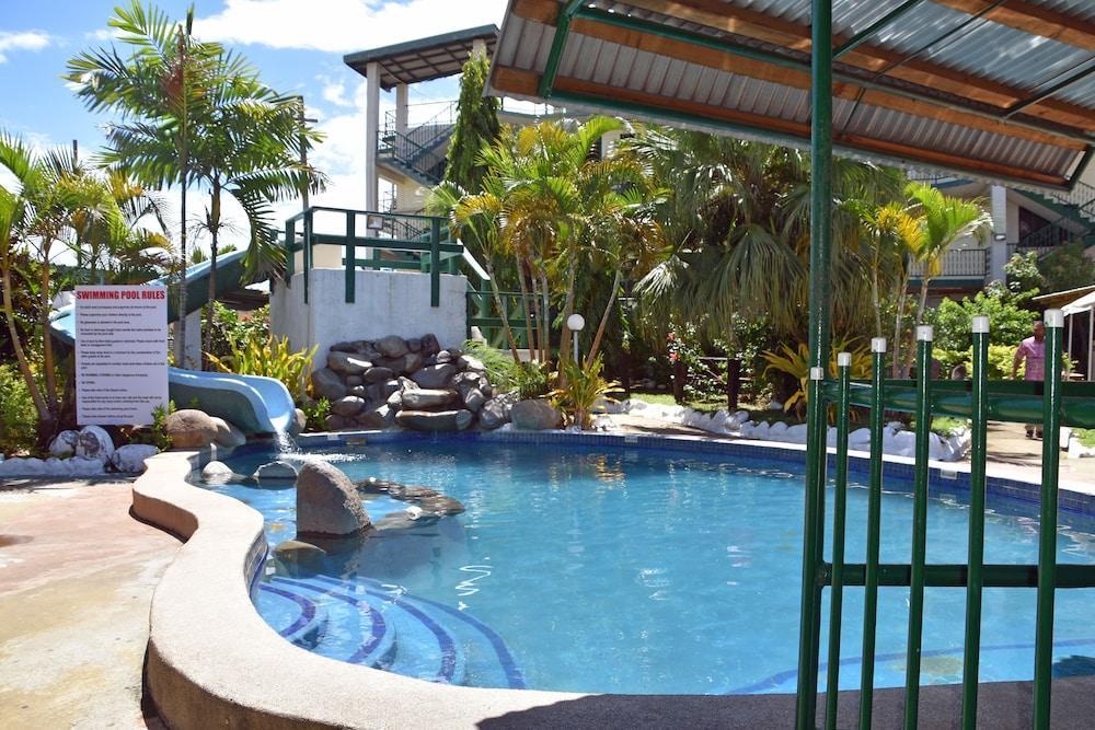 Grand Melanesian Hotel 2*