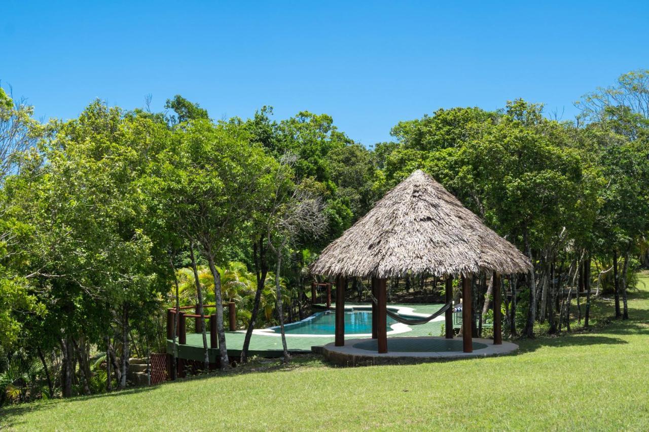Resort Qoqo Island Mangrove