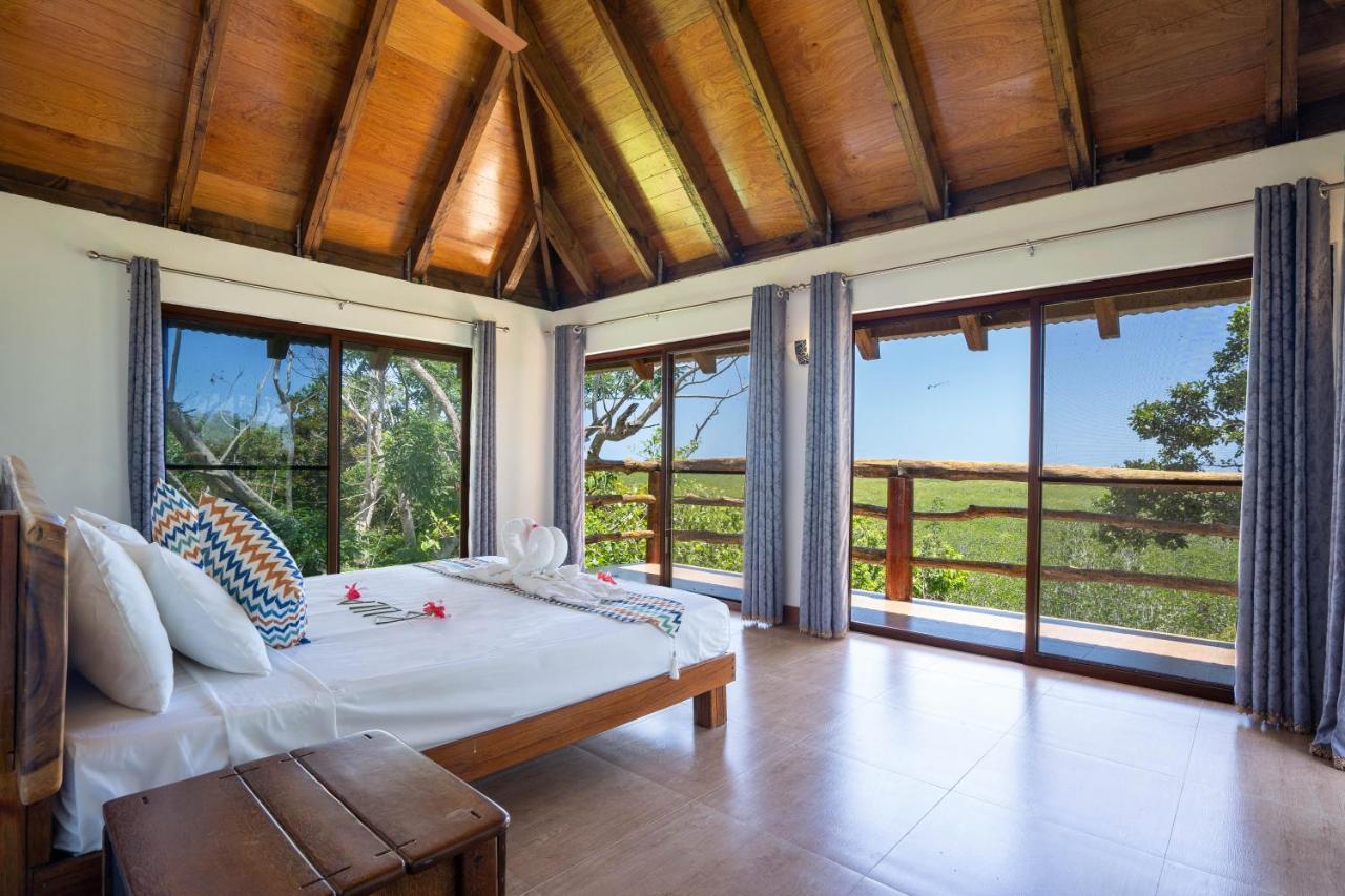 Qoqo Island Mangrove Resort 3*