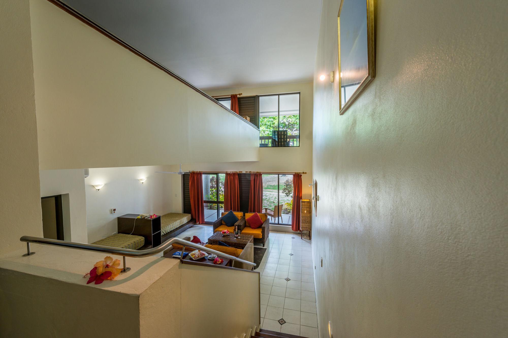 & - Fiji Resort 4*