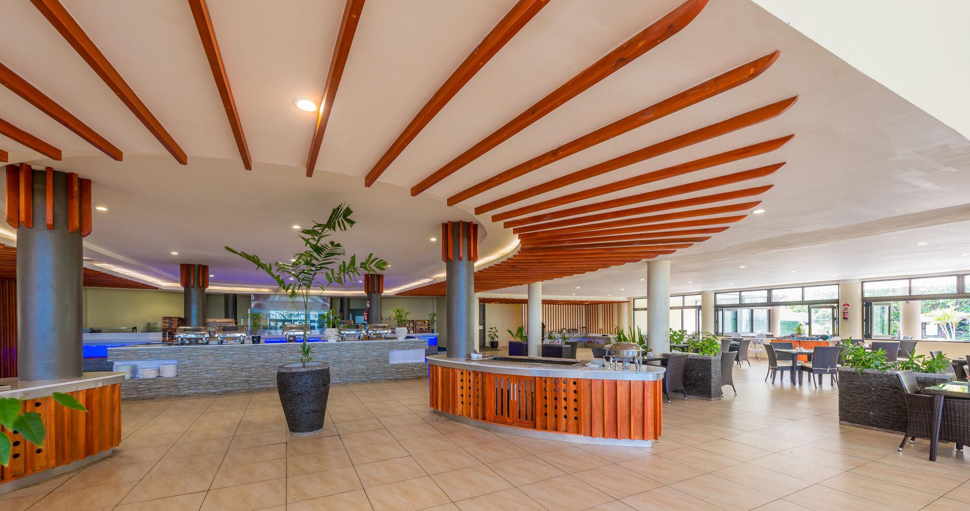 & - Fiji Resort 4*