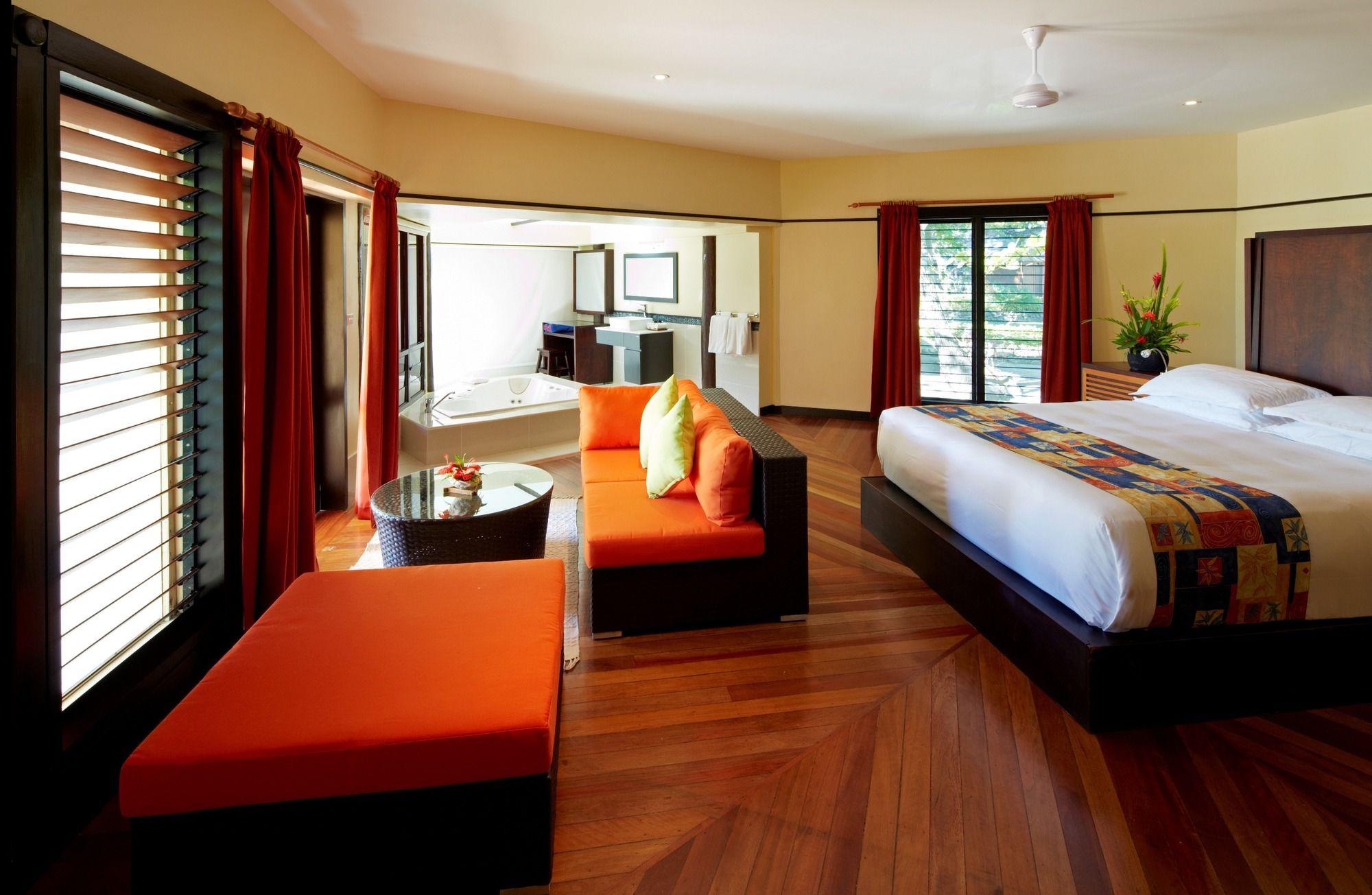 & - Fiji Resort 4*