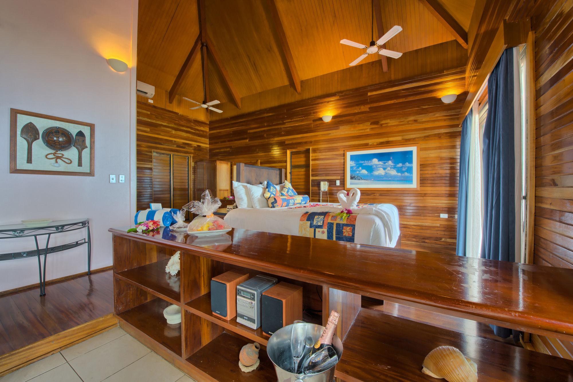 & - Fiji 4* Mana Island