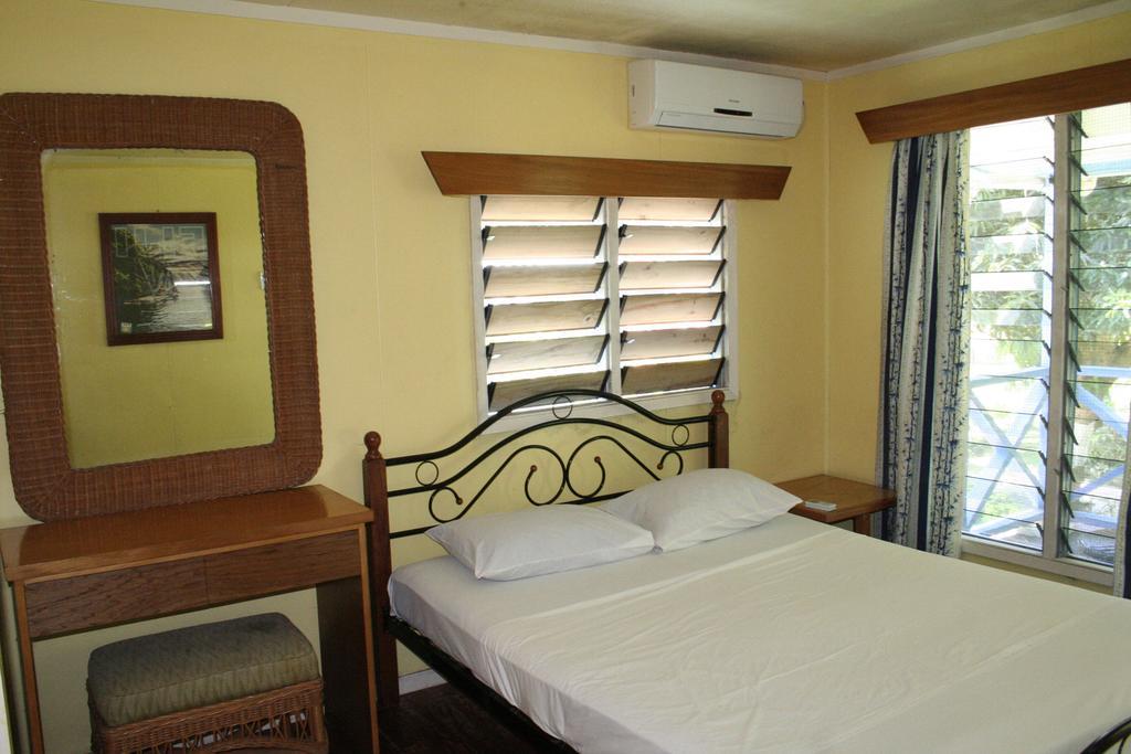 Ratu Kini Backpackers & Dive 2* Mana Island
