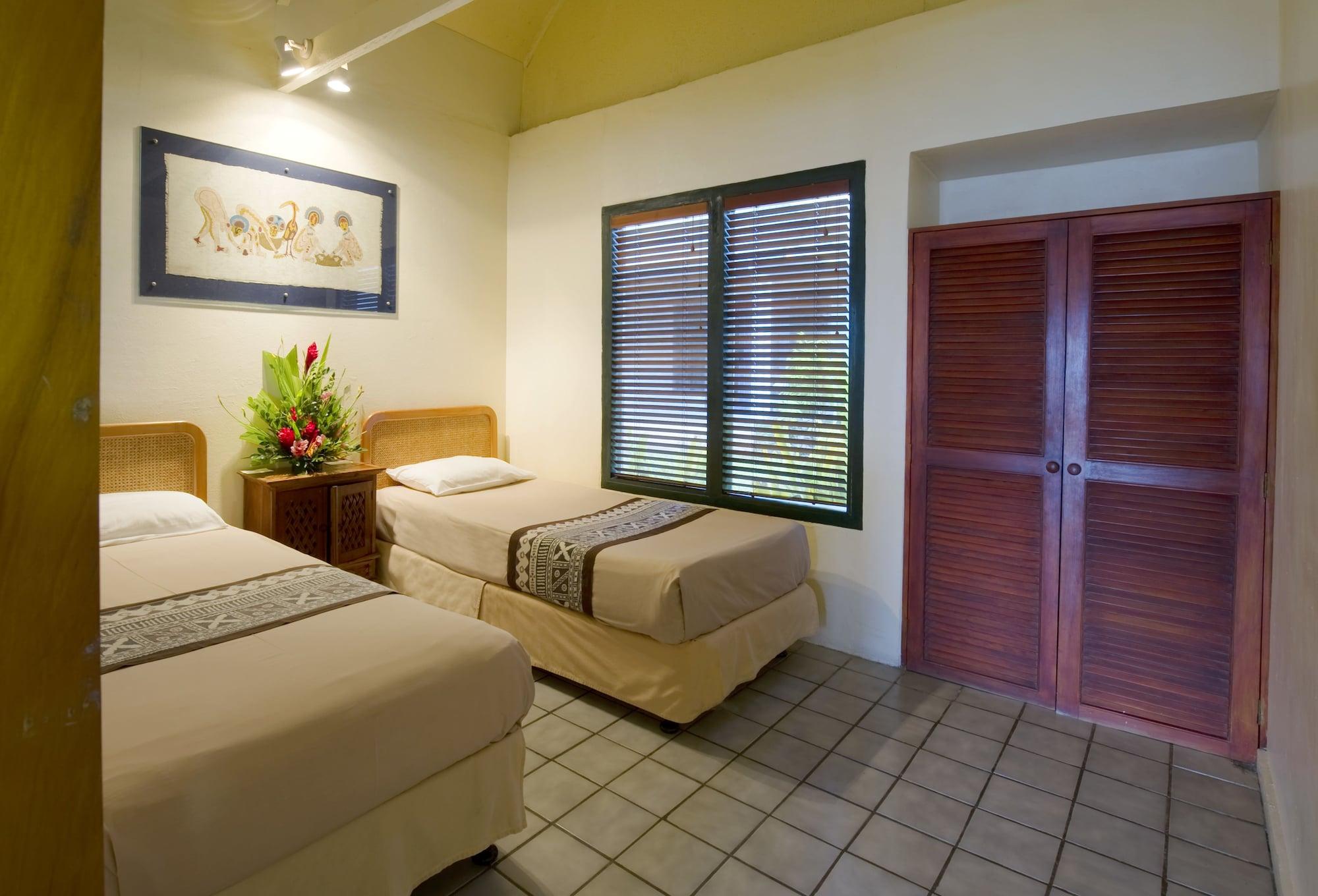 Resort Fiji Hideaway & 4*