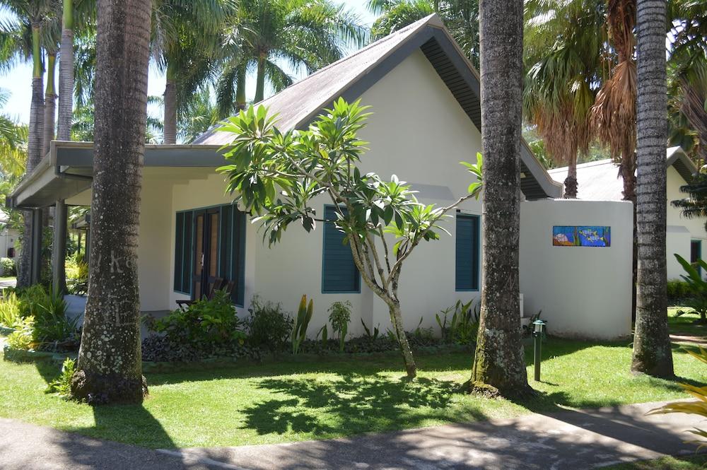 Fiji Hideaway & 4* Tangangge