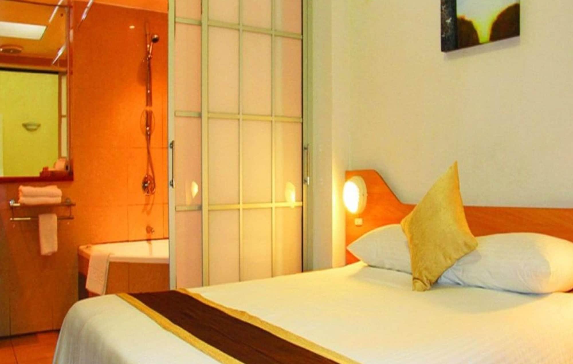 Peninsula International 3*