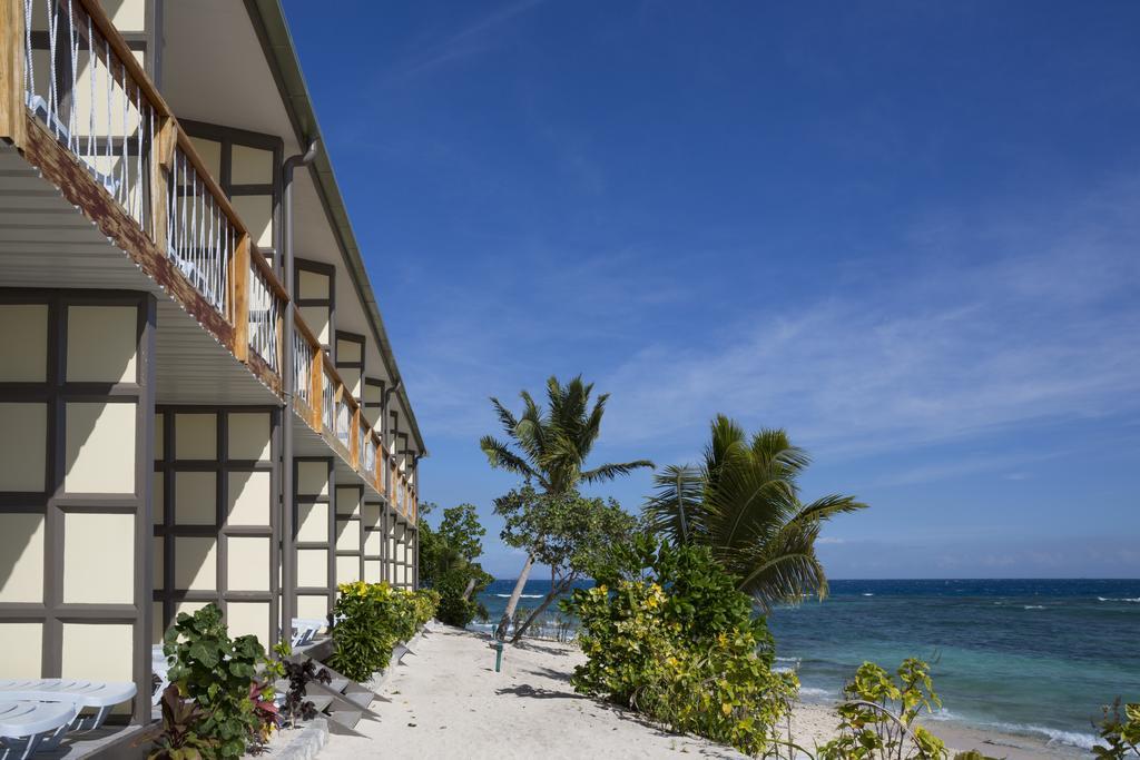 Beachcomber Island Resort 4*