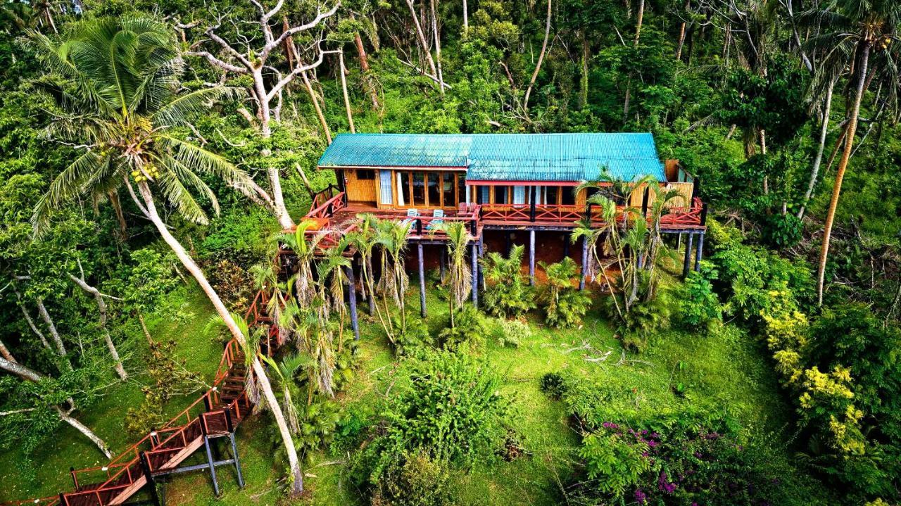 Maravu Taveuni *