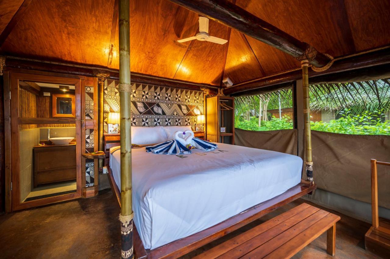 Barefoot Manta Island Resort Resort Drawaqa Island
