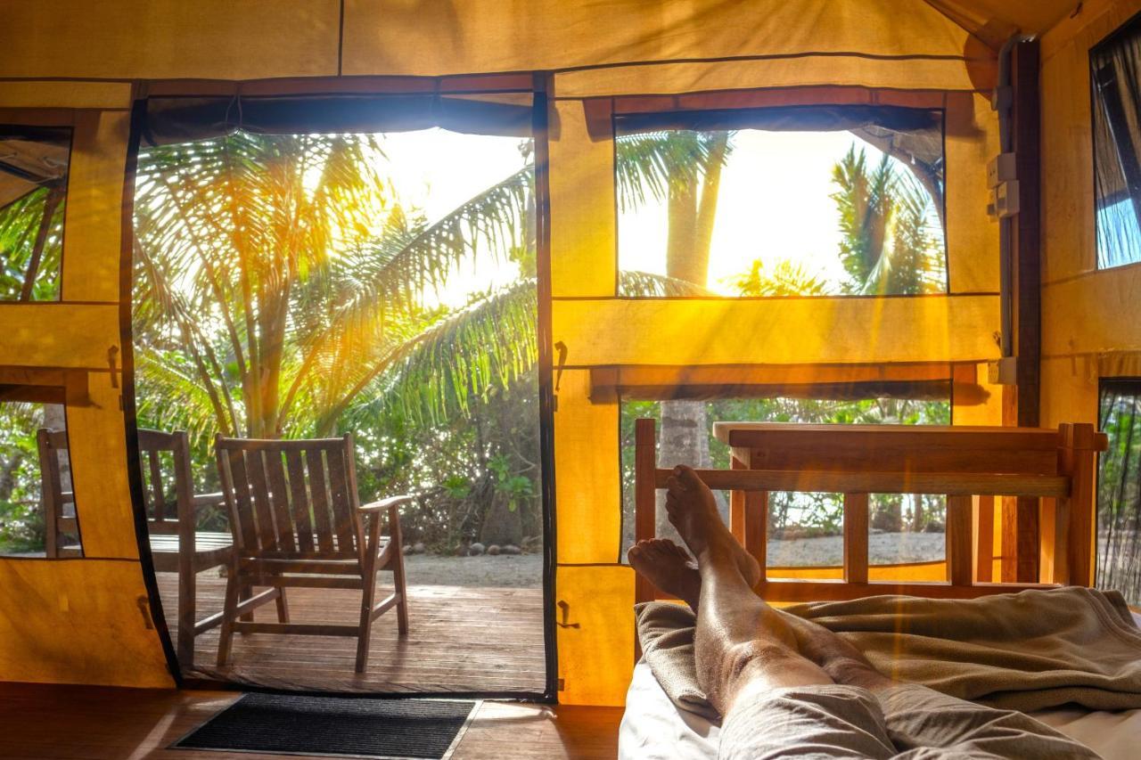 Resort Barefoot Manta Island Resort