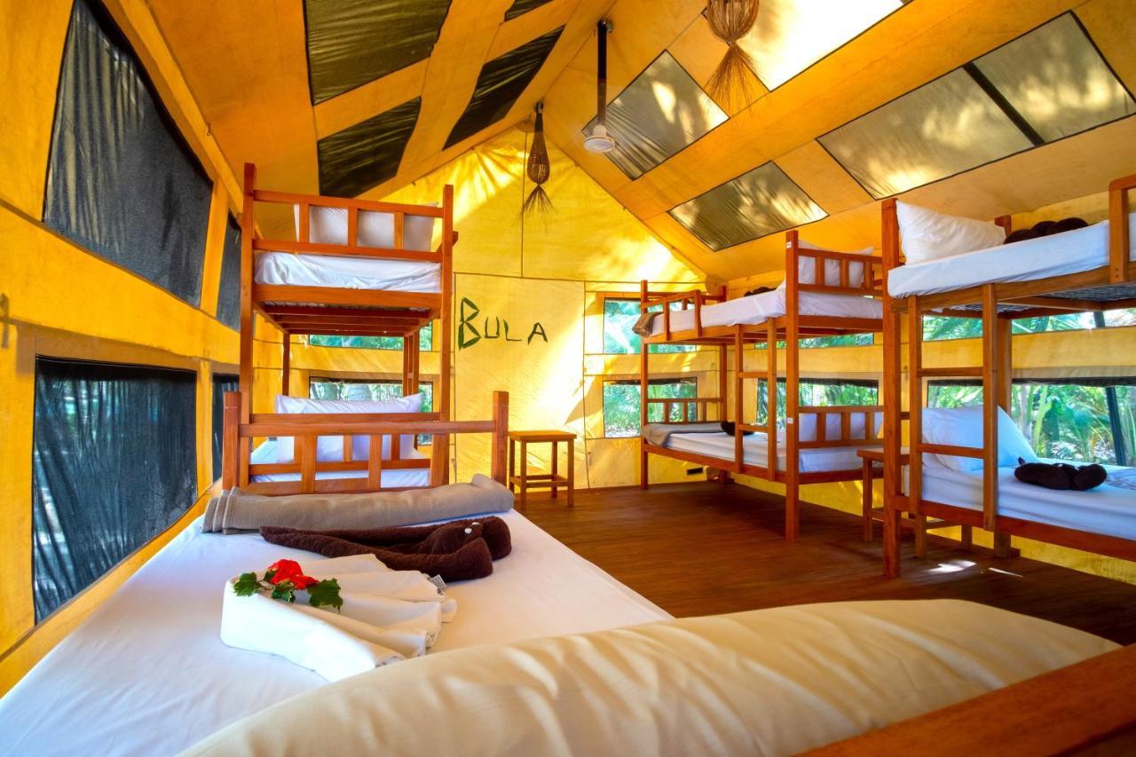 Barefoot Manta Island Resort 3*