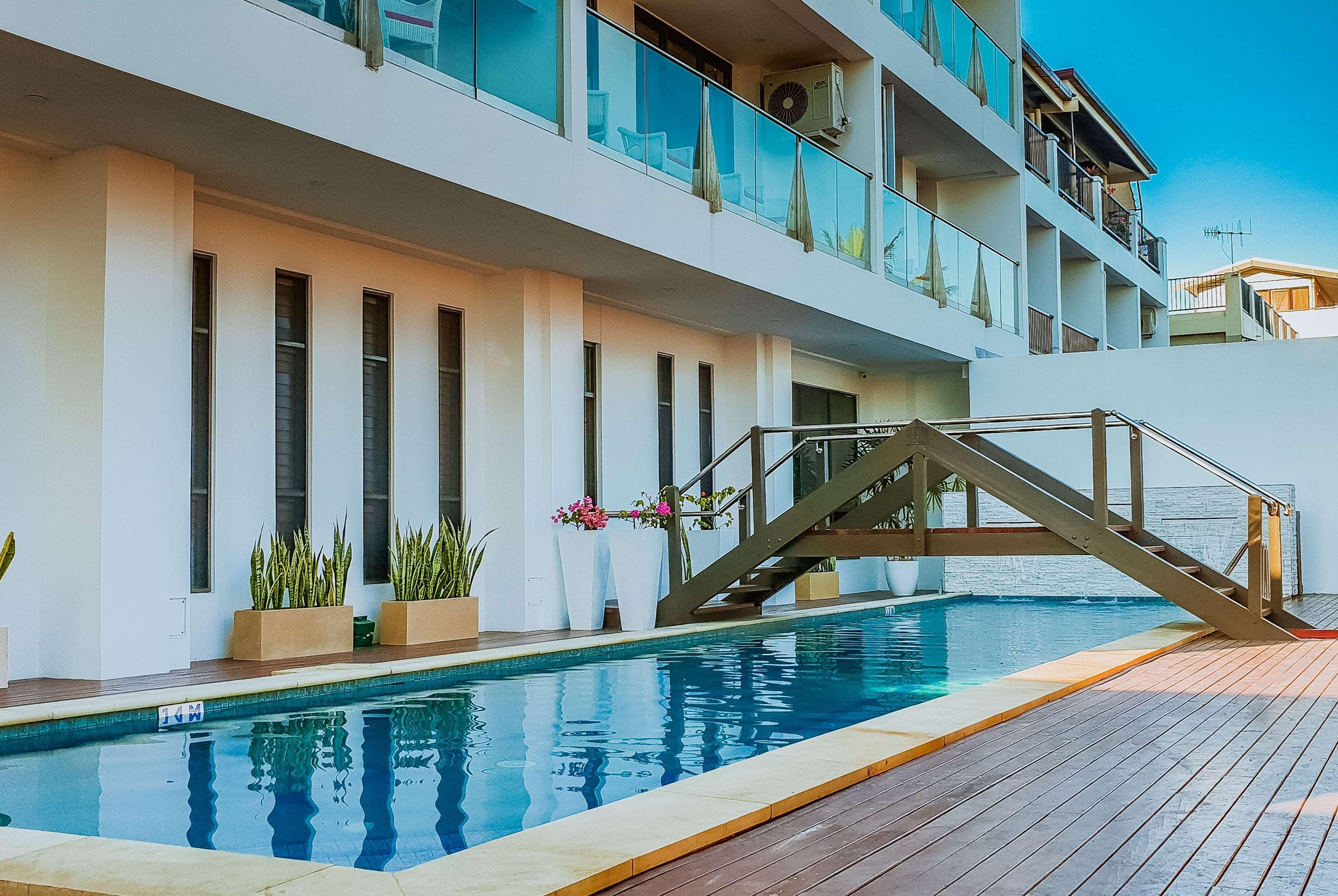 Ramada Suites By Wyndham Wailoaloa Beach Fiji 4*