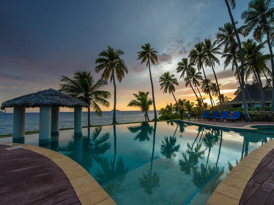 & - Fiji