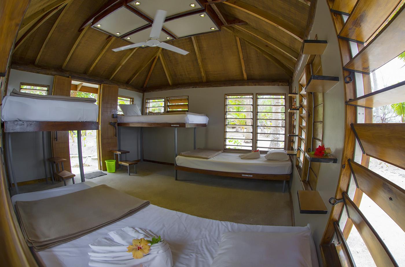 Barefoot Manta Island Resort 3*