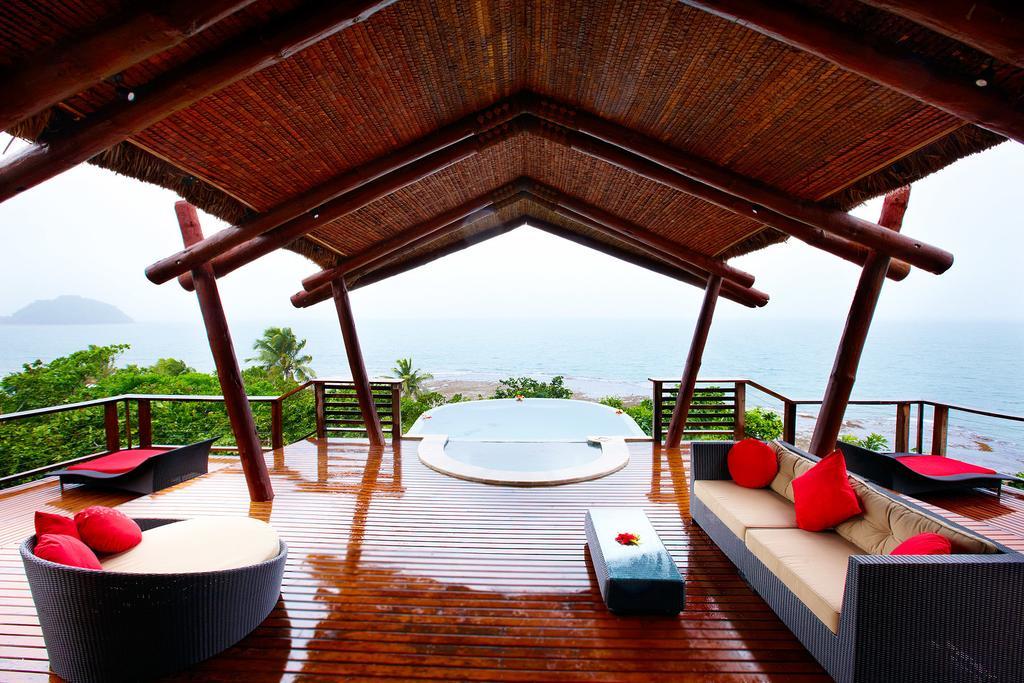 Resort Nanuku, Collection 5*