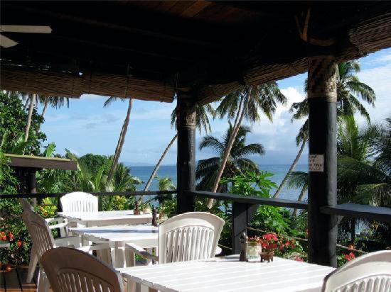 Resort Coconut Grove Beachfront Matei
