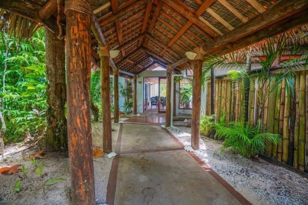 The Jewel Of The Coral Coast Villa Tangangge