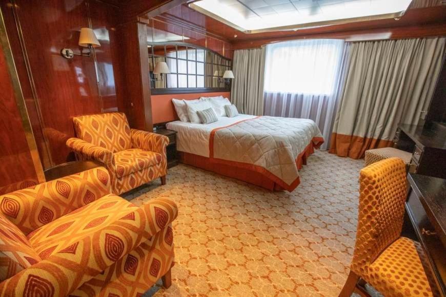 Captain Cook Cruises Fiji 