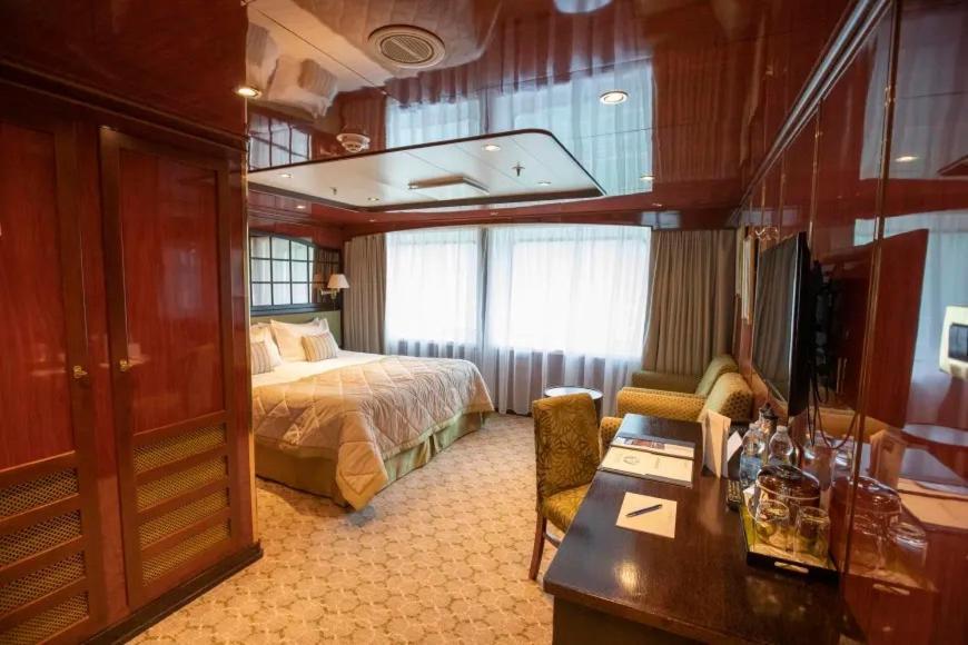Captain Cook Cruises Fiji  4*