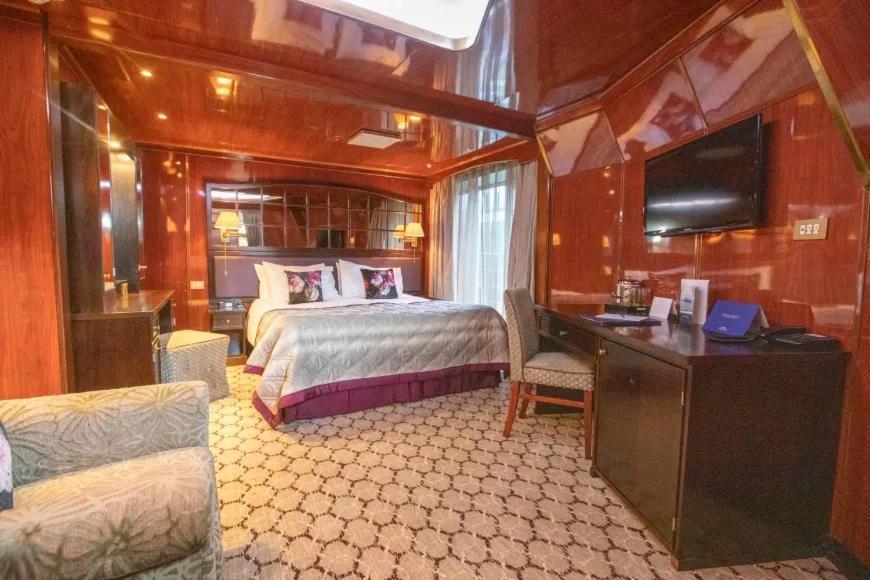 Captain Cook Cruises Fiji  4*