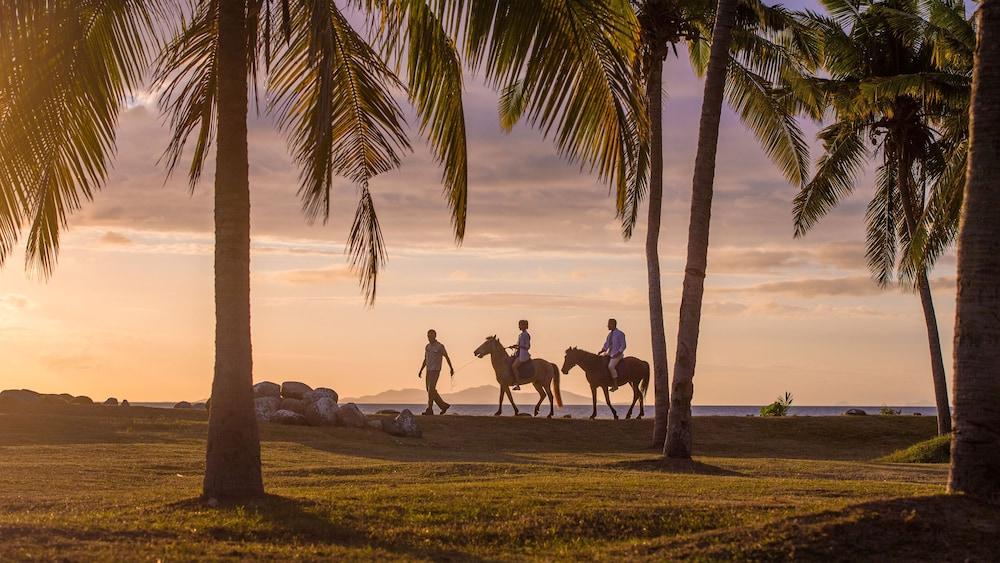 Doubletree By Hilton Fiji - Sonaisali Island 4*