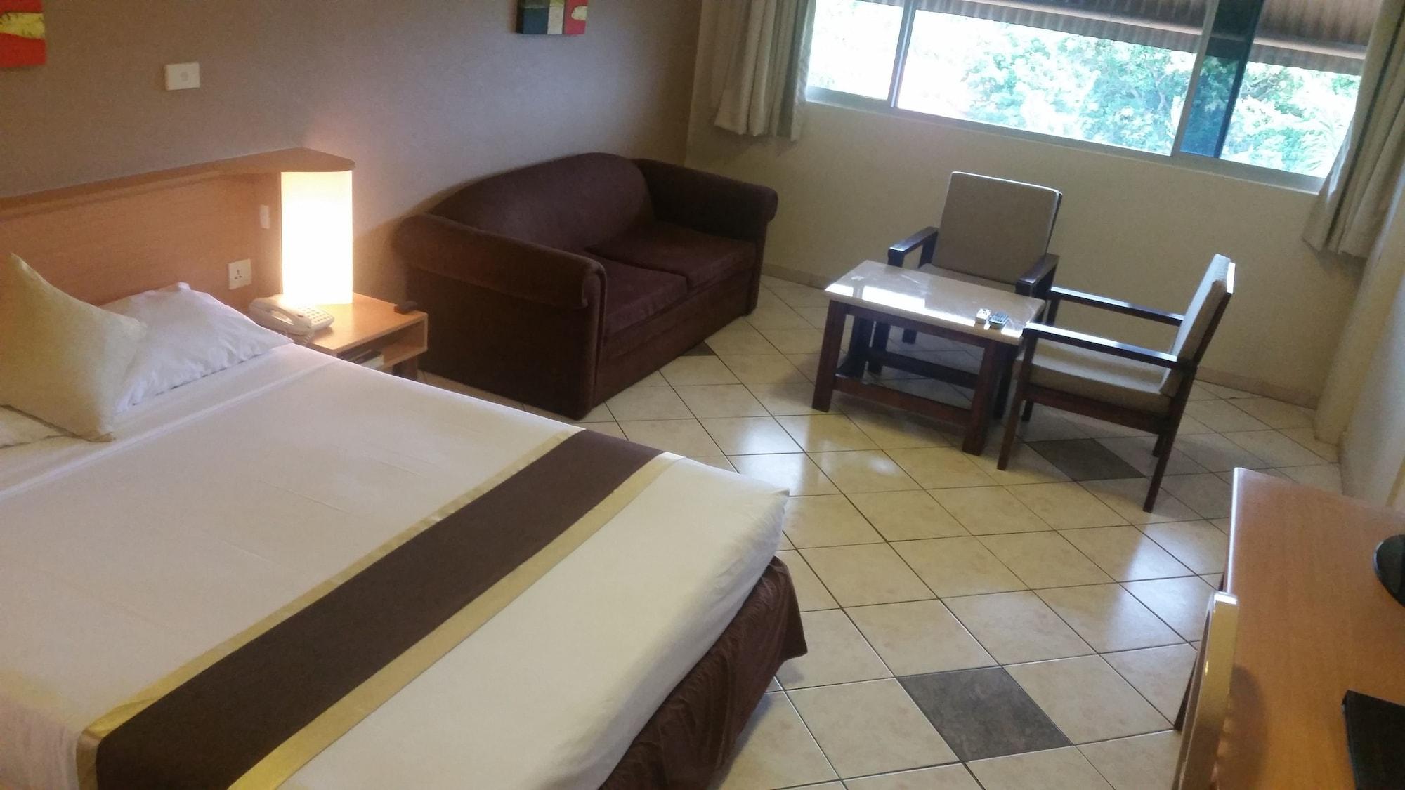 Peninsula International Hotel 3*