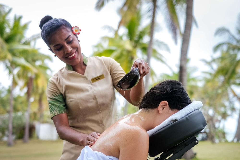 Resort Lomani Island & (adults Only)