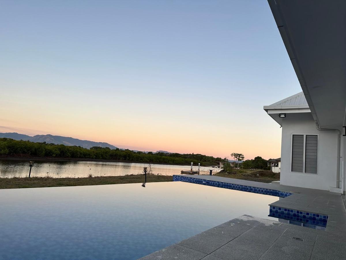 Side Villa