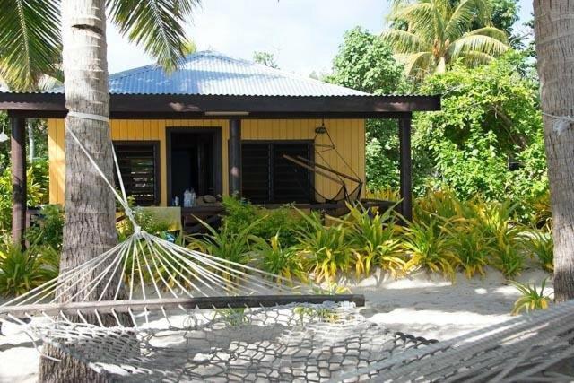 Backpackers And Dive Resort