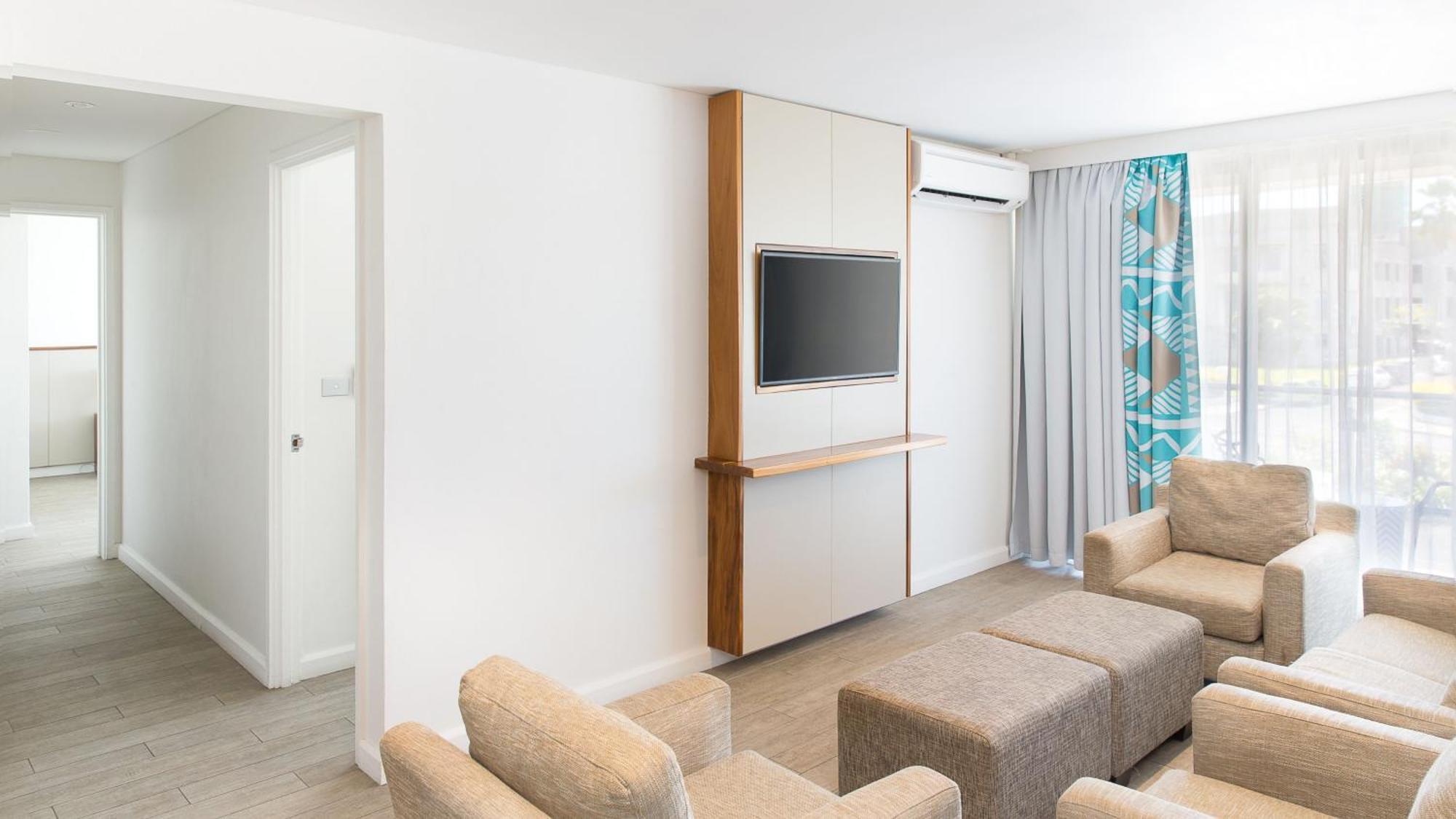 By Ihg Suva