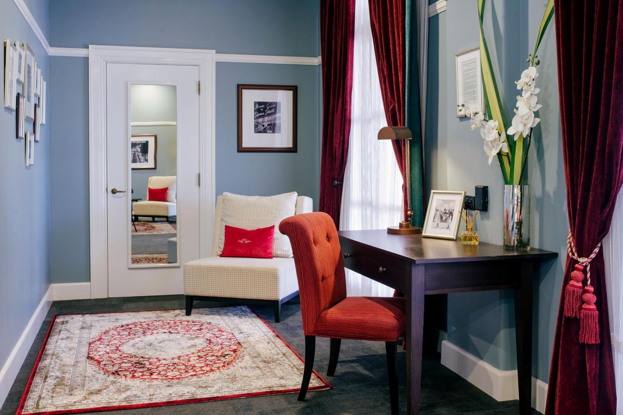 Grand Pacific Hotel 5*