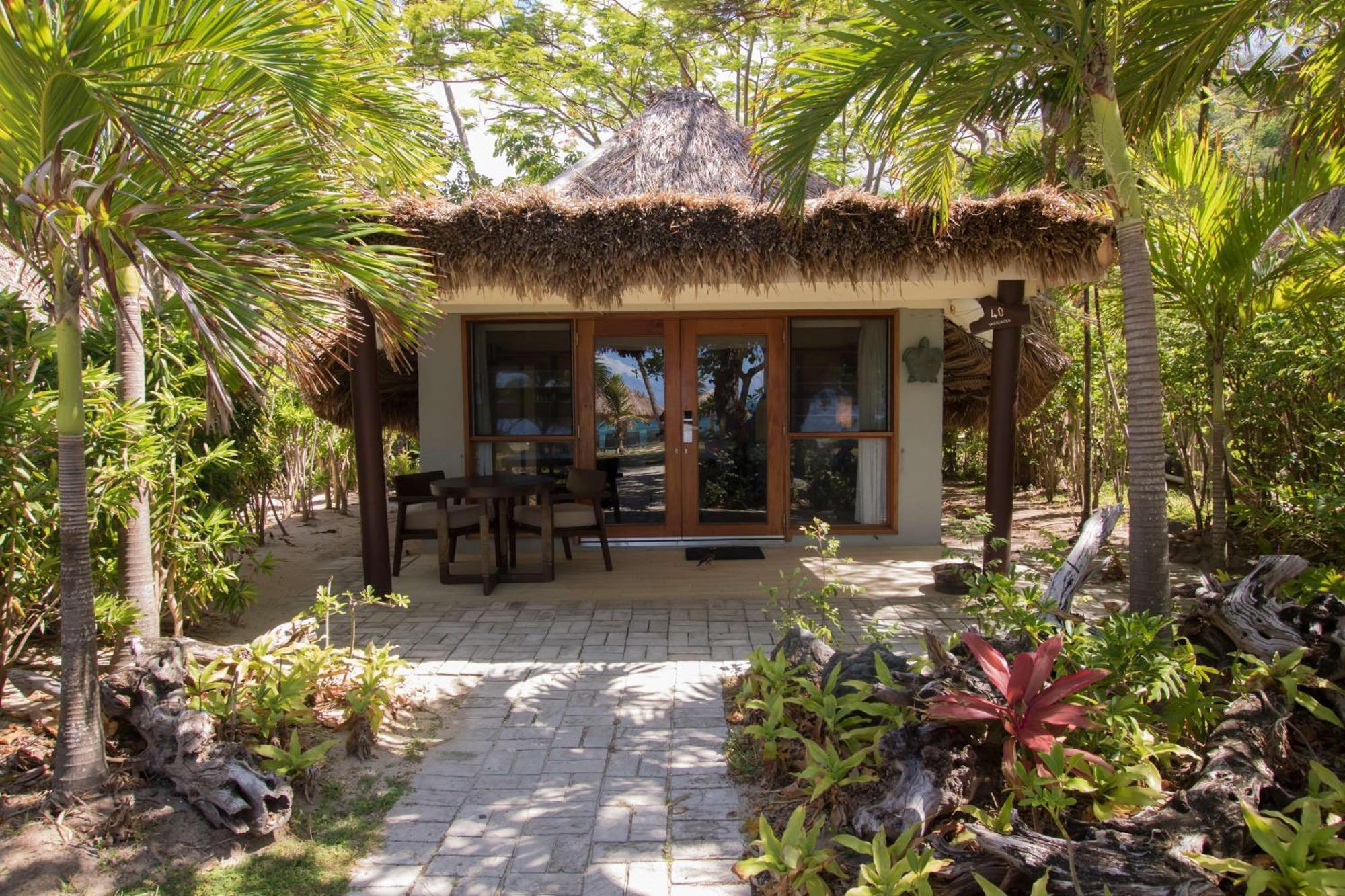 Resort Castaway Island, Fiji 4*