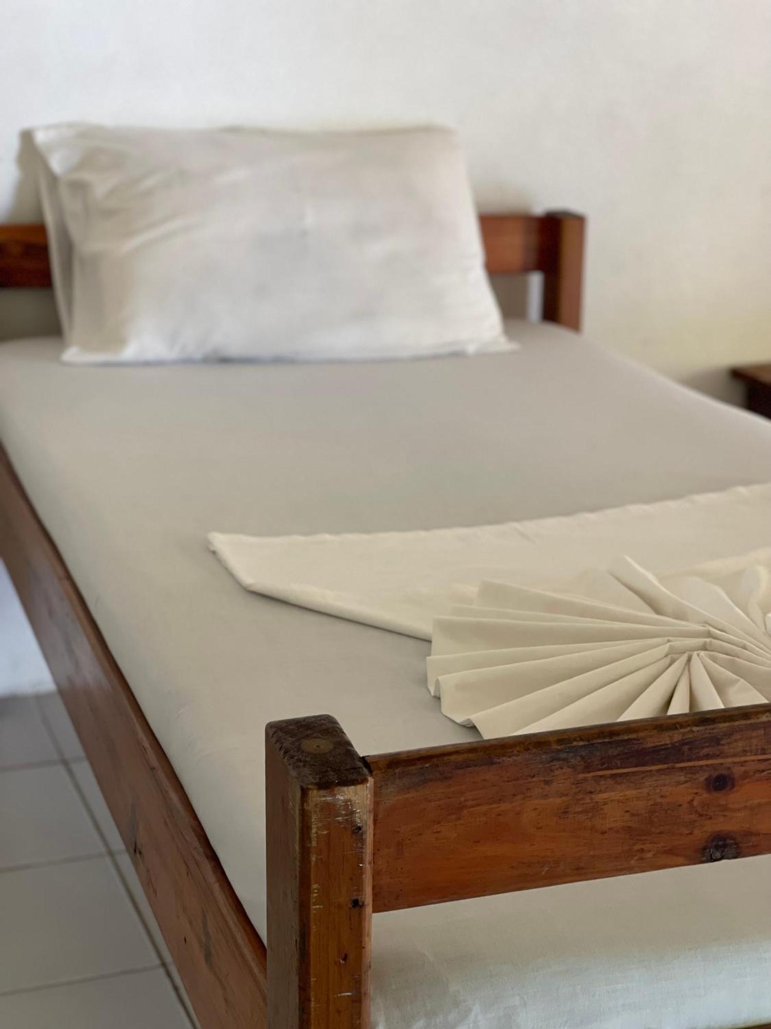 Backpackers And Dive Resort