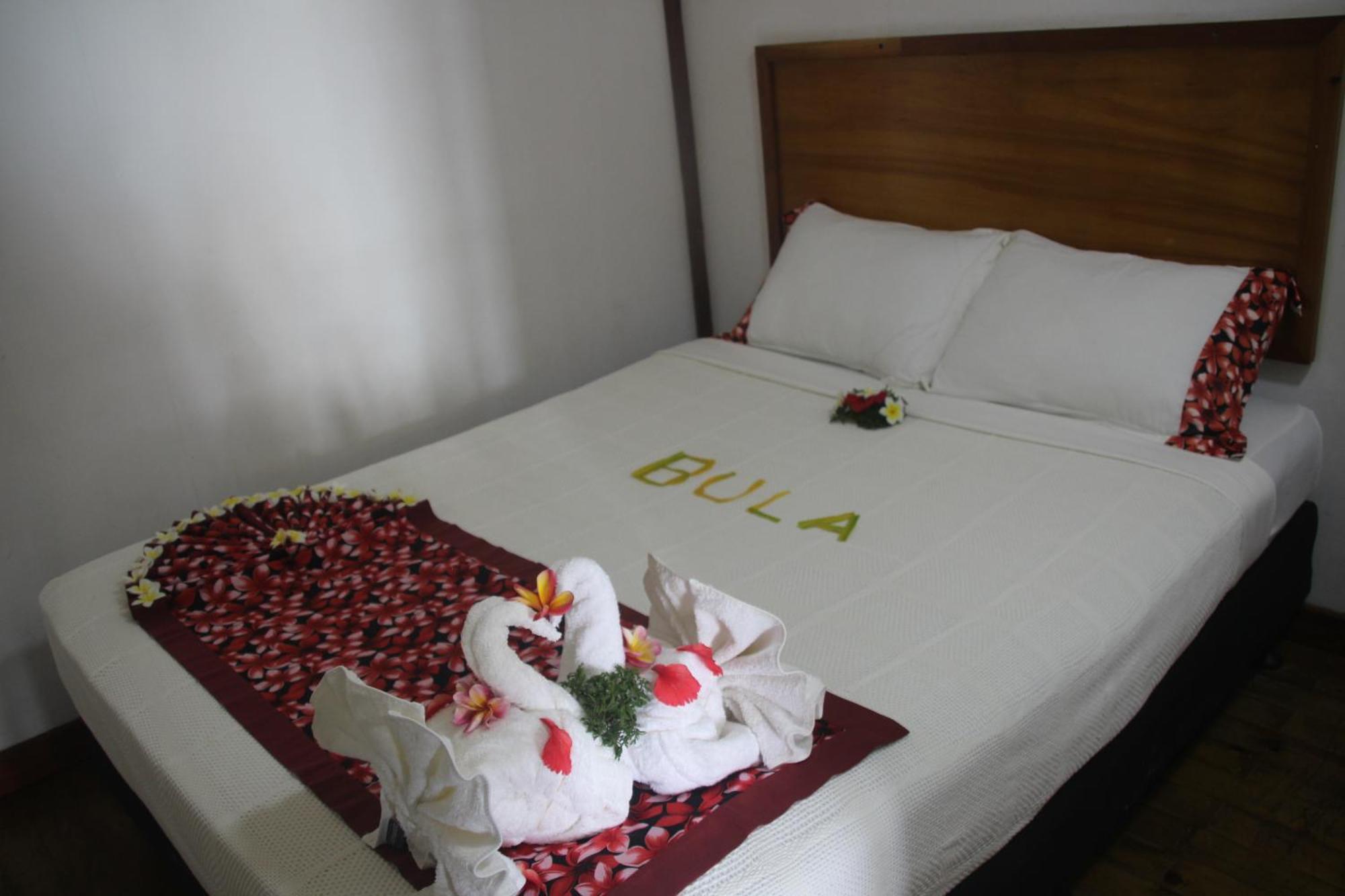 Backpackers And Dive Mana Island