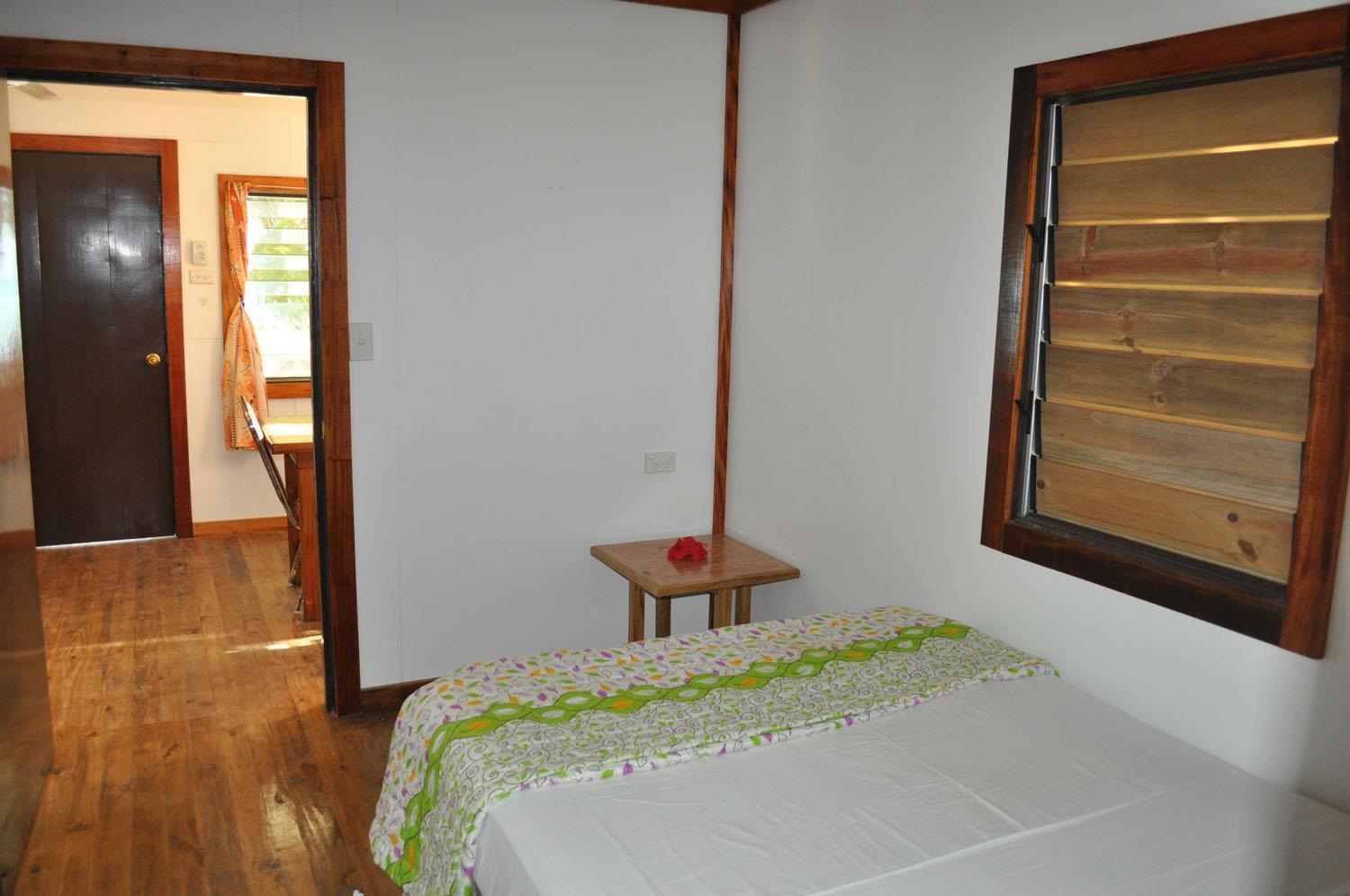 Backpackers And Dive Mana Island