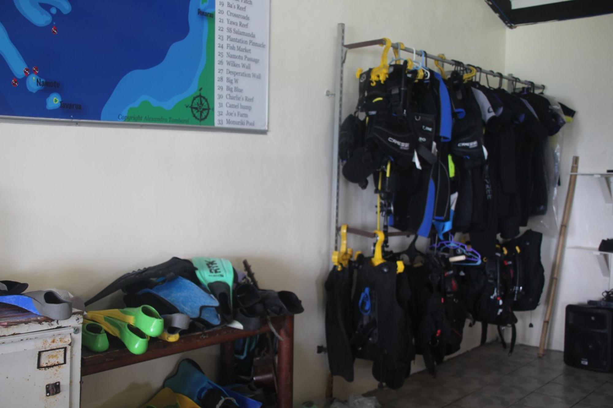 Backpackers And Dive *