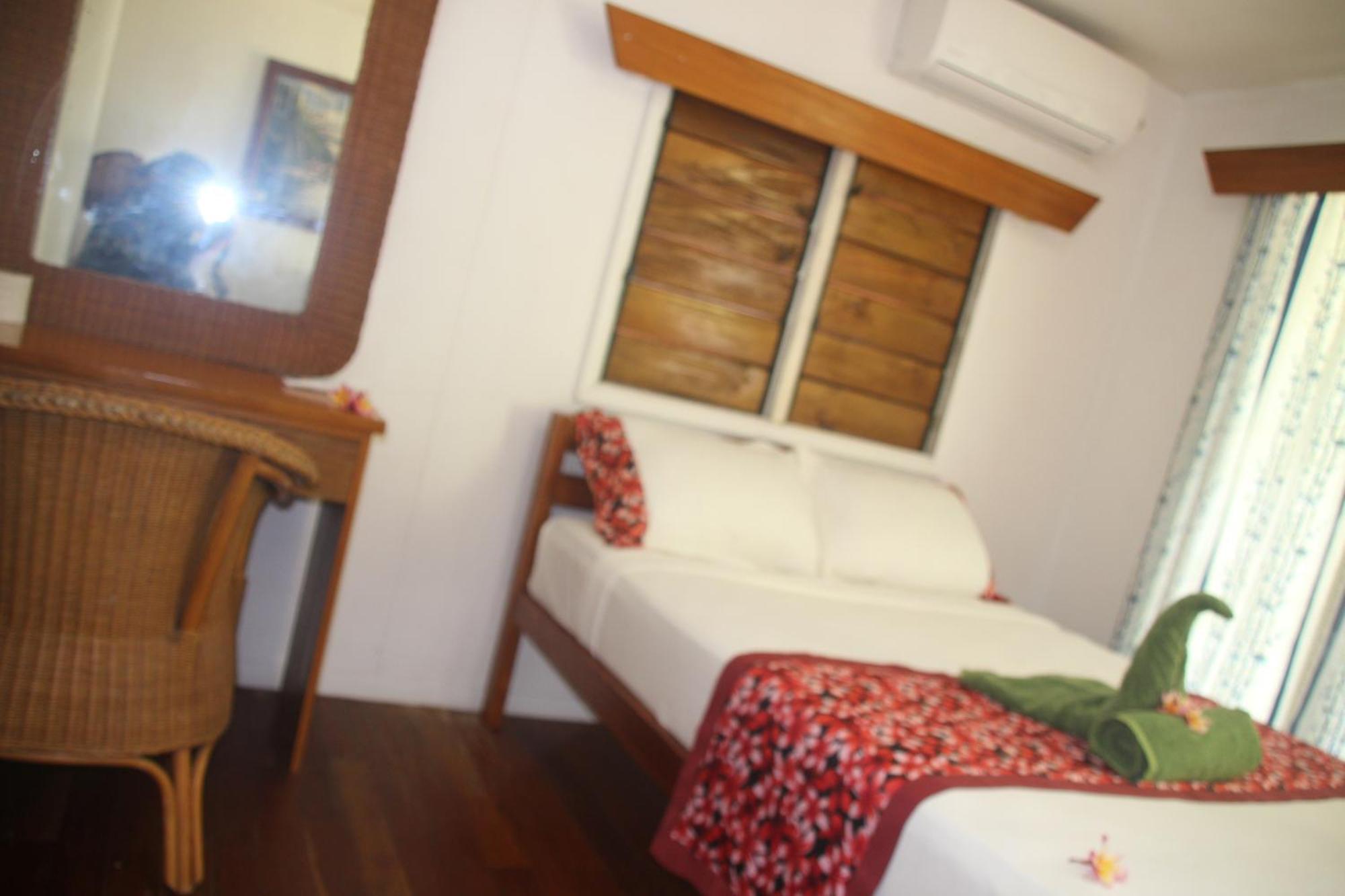 Backpackers And Dive Resort