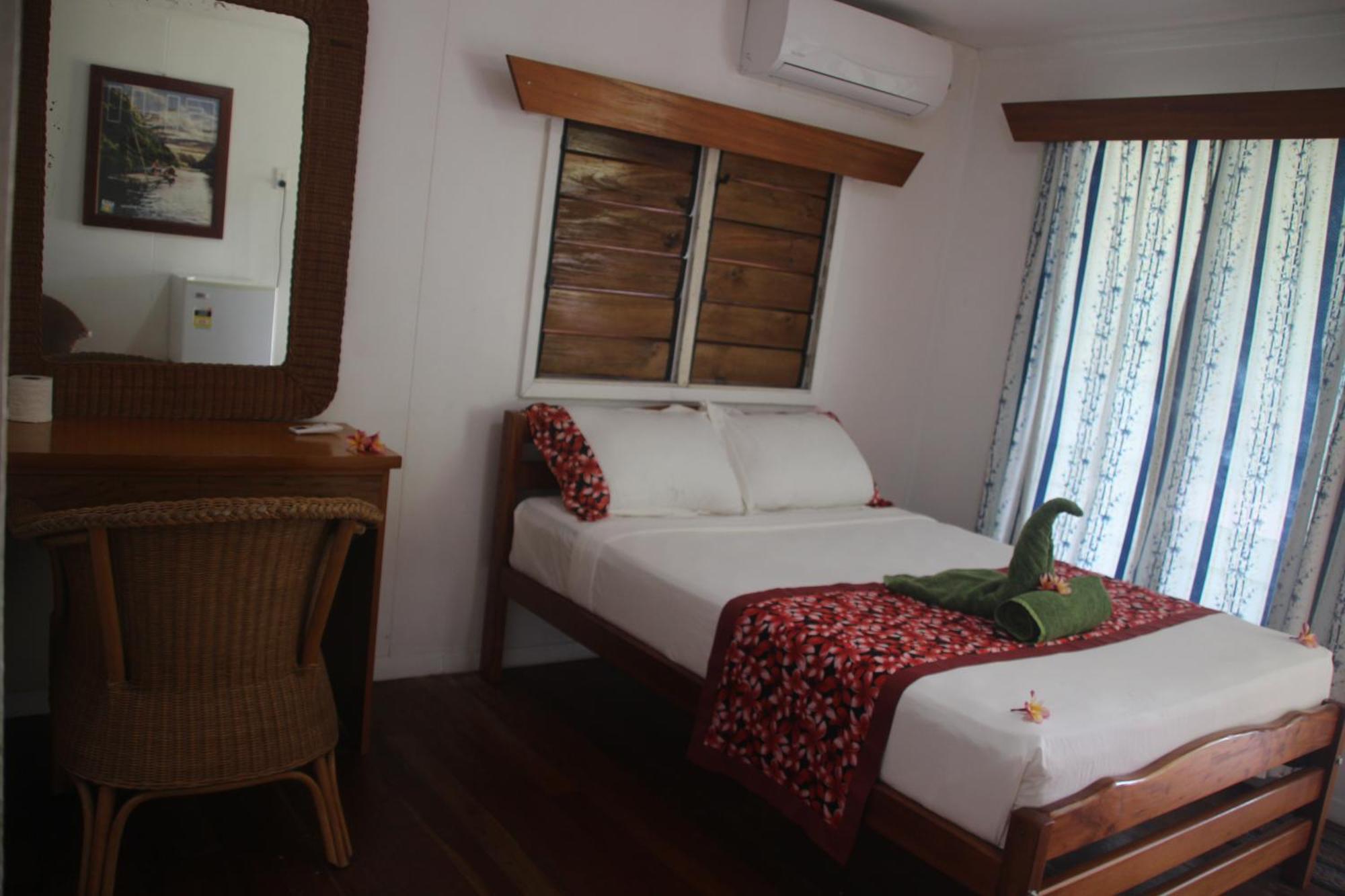 Backpackers And Dive Resort *